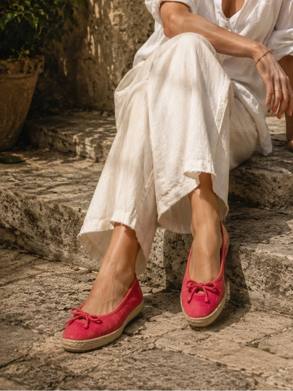 UGG Australia Coral Canvas Ballet Flats Espadrille Slip On Shoes Size 9 Coastal